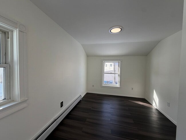 Building Photo - Charming 3-Bedroom Home Near Pontoosuc Lake