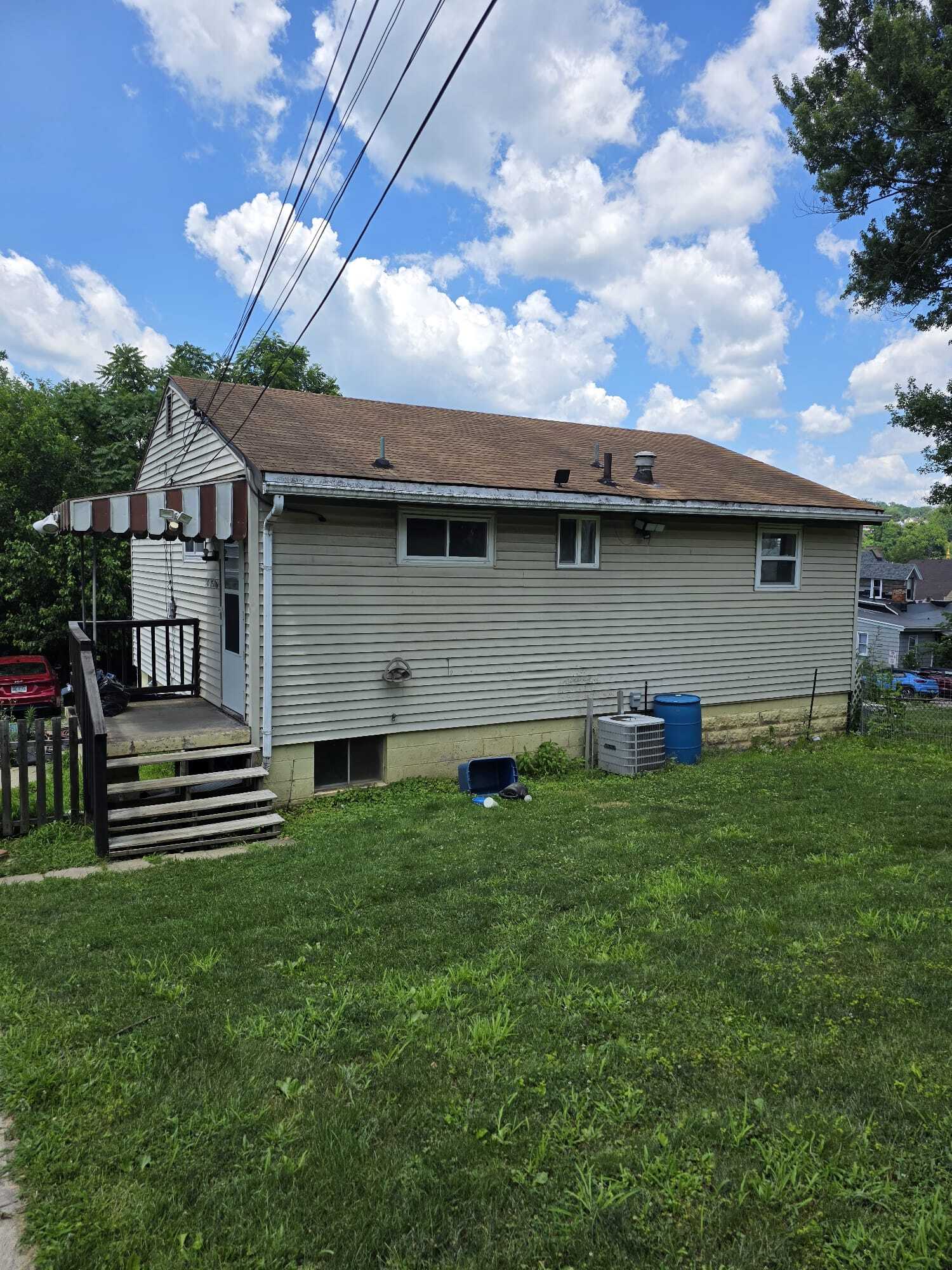 Building Photo - 540 Boquet St
