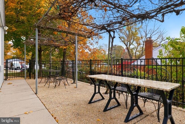 Building Photo - 7137 Murray Ln