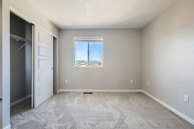 Building Photo - Amazing 4BR, 3BTH in Highlands Ranch