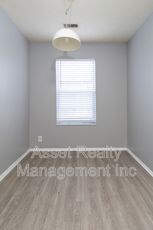 Building Photo - 9157 Cedarpark Ln NW