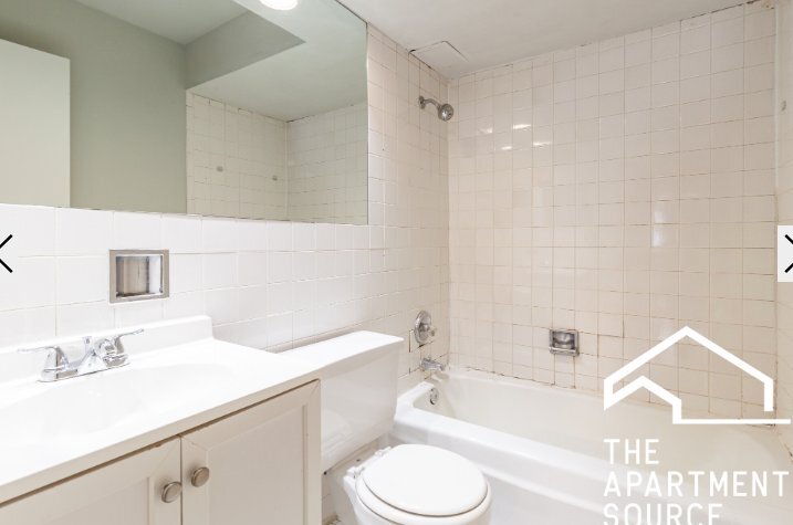 Building Photo - 510 W Briar Pl