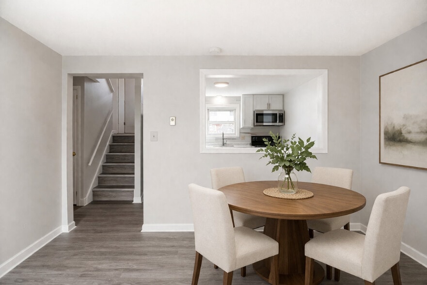 Dinette - Brookview Townhomes