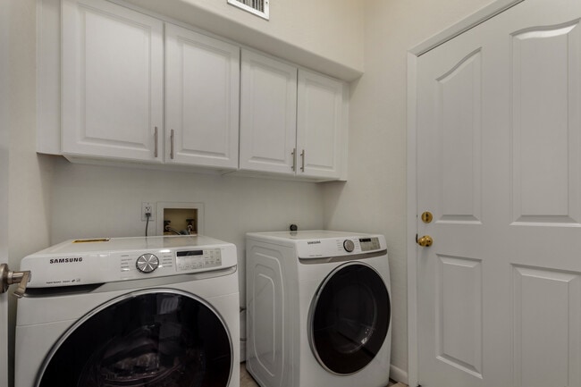 Building Photo - 6711 E Camelback Rd