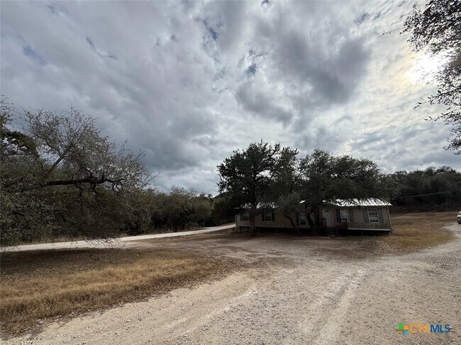 Building Photo - 136 Sonnyland Dr