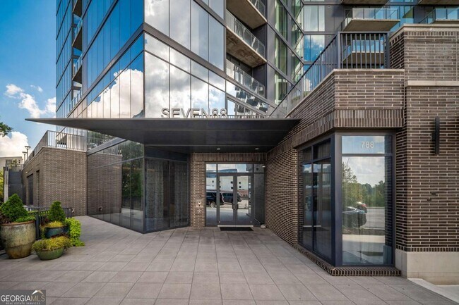 Building Photo - 788 West Marietta St NW