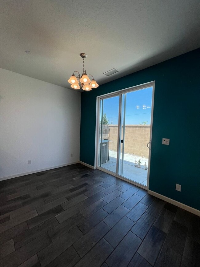 Building Photo - modern 3-bedroom, 2.5-bathroom home locate...
