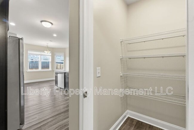 Building Photo - 588 Angel Oak Dr