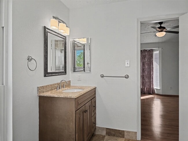 Building Photo - 15223 Peachmeadow Ln