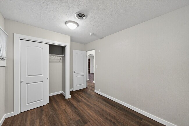 Building Photo - 336 Smith St