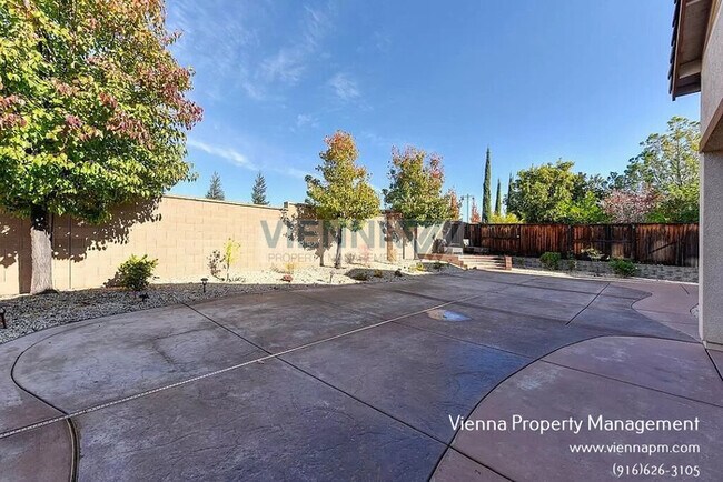 Building Photo - 2175 Red Setter Rd