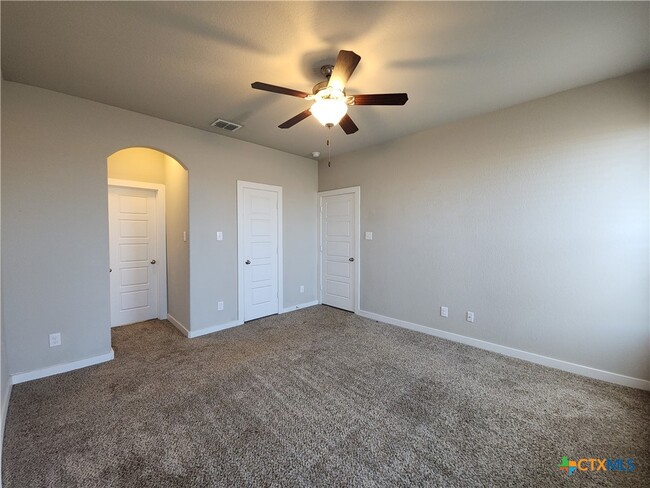 Building Photo - 1115 Creekside Orchard