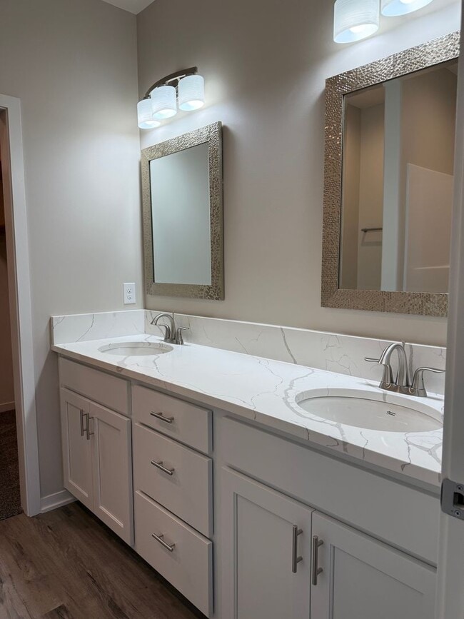 Building Photo - Brand New Spacious 2 bed/2.5 bath townhome...