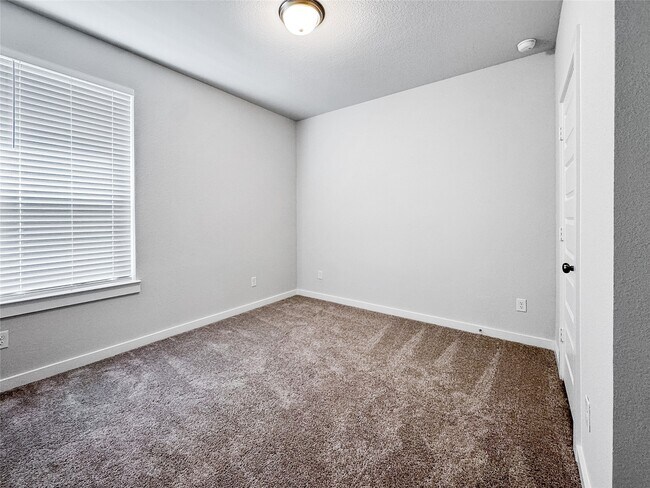 Building Photo - 7511 Bristlegrass Colony Ct