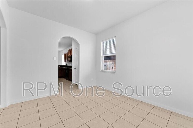 Building Photo - 113 Oriole Dr