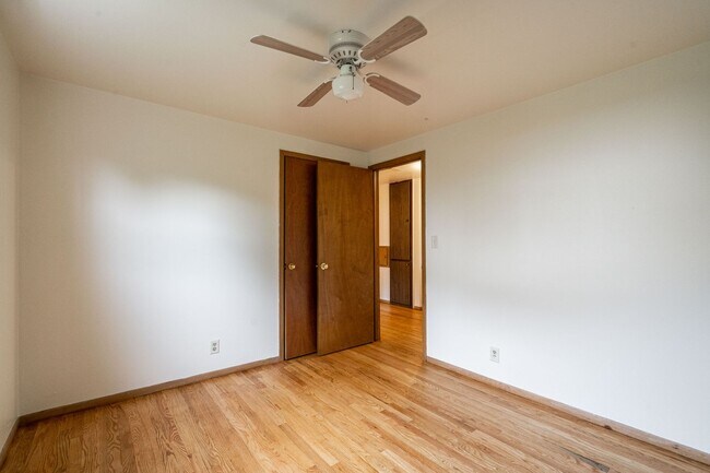 Building Photo - Josephine