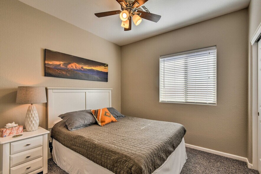 Building Photo - 8226 S Hidden Trail Ct