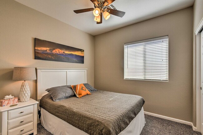 Building Photo - 8226 S Hidden Trail Ct