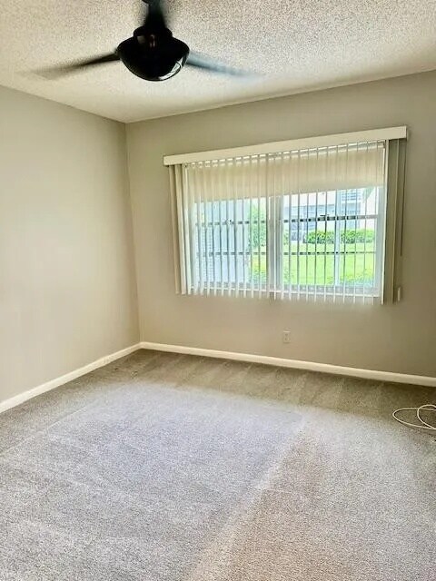 Building Photo - 338 Fanshaw I