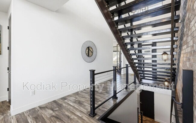 Building Photo - 454 S Buffalo Ranch Rd