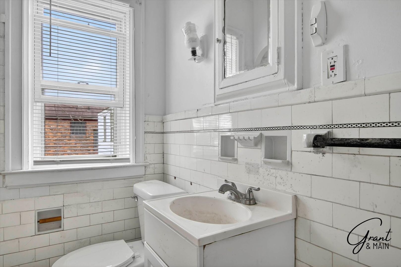 Building Photo - 10345-10345 Crocuslawn Ave