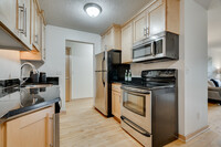 Building Photo - 311 Kenwood Apartments | Spacious 1-Bedroo...