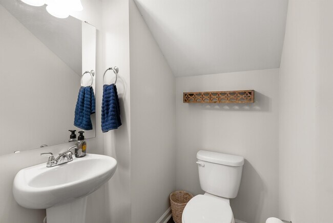 Building Photo - 305 Ollivander Ln