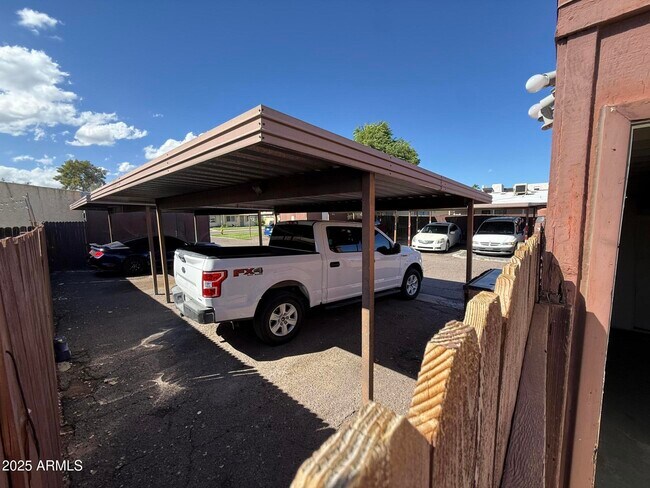 Building Photo - 3311 W Golden Ln