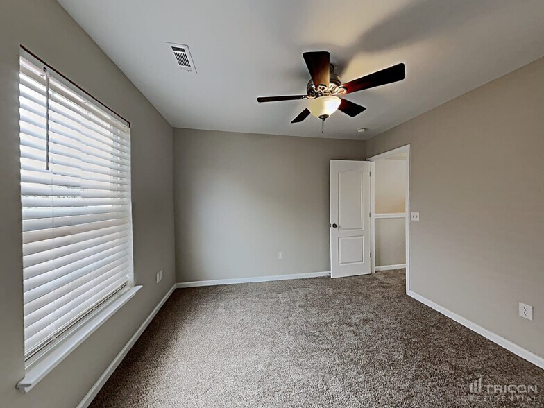 Building Photo - 523 Clairidge Dr