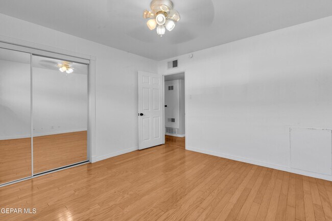 Building Photo - 4200 Wallington Dr