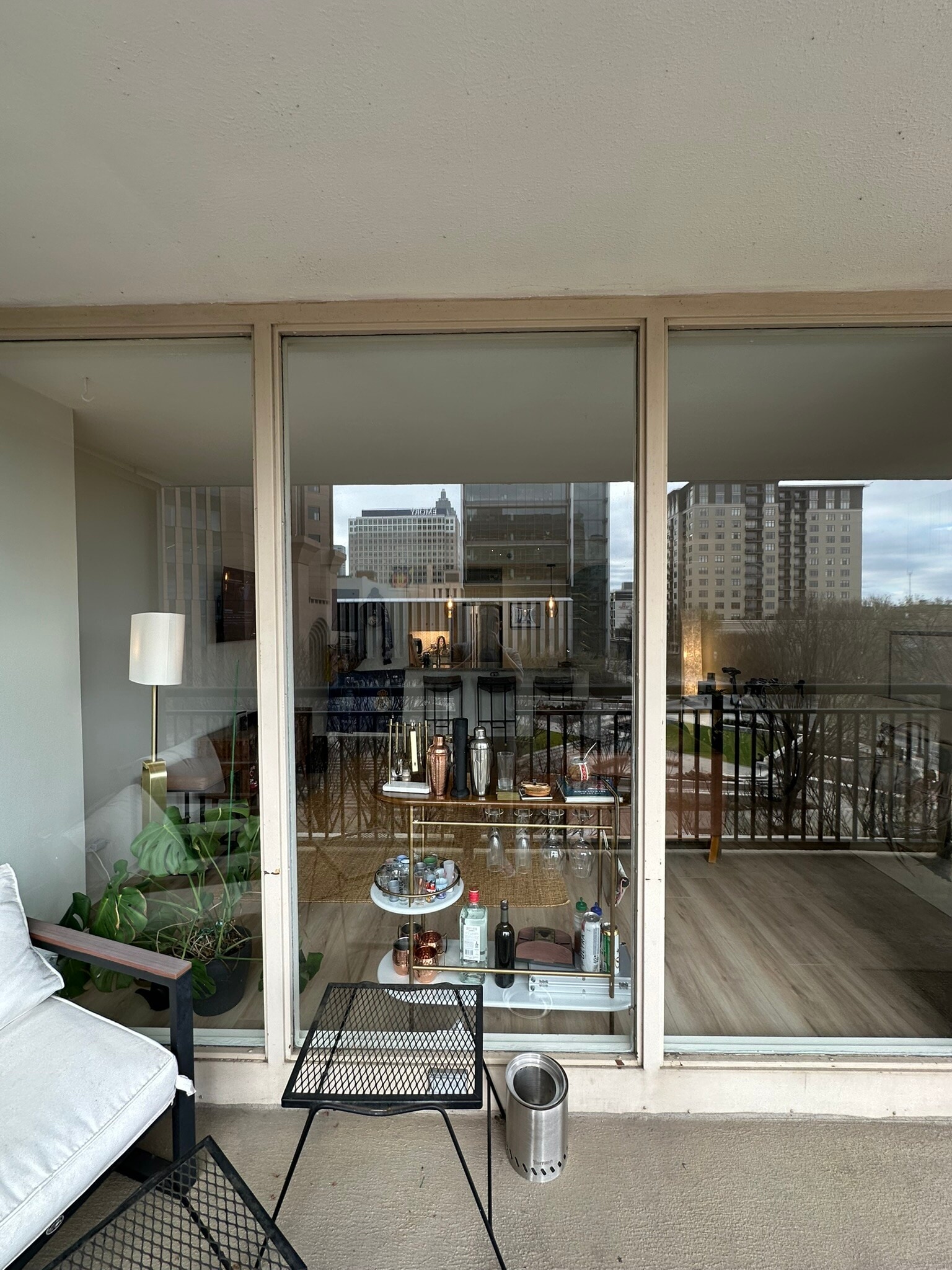 Floor-to-ceiling windows - 620 Peachtree St NE