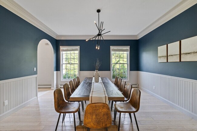 Building Photo - 321 Museum Village Rd