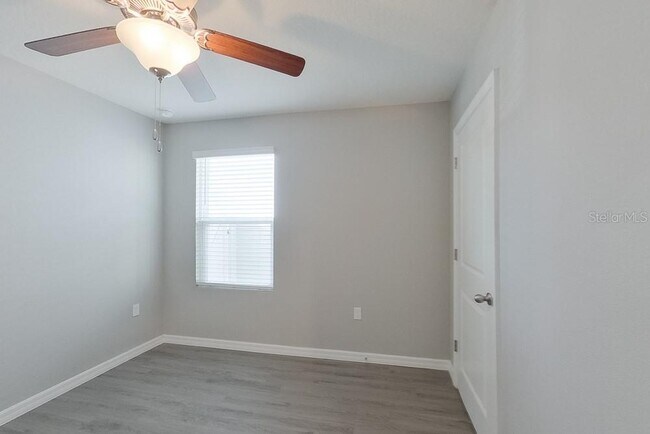 Building Photo - 8656 SW 44th Ct