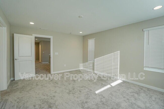 Building Photo - 721 NW 178th Wy