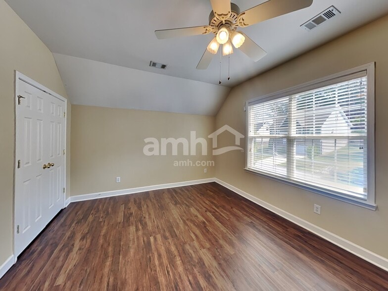 Building Photo - 1725 Woodland Pointe Dr