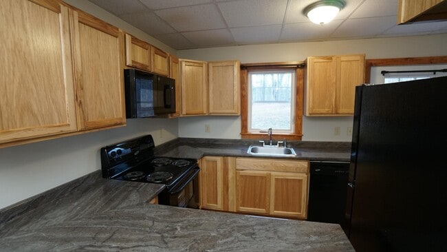 Building Photo - 19 Willys Wy