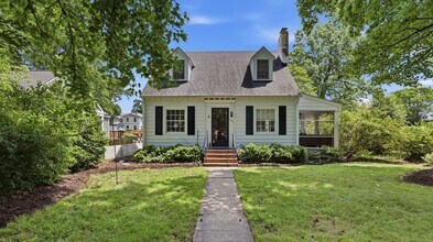 Building Photo - Heart of Woodland Heights just blocks from JRPS, Renovated 2BR / 1.5BA home with gardens