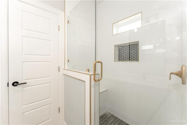 Building Photo - 1711 Lago Delton