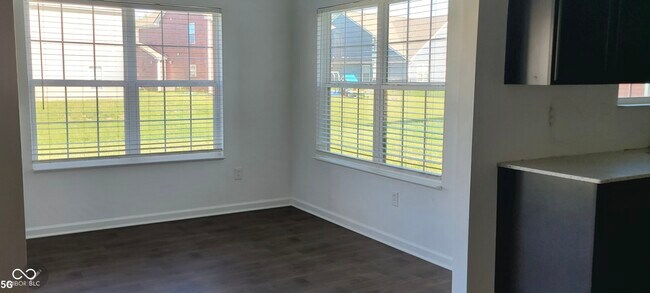 Building Photo - 570 Freedom Dr