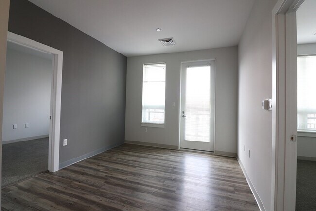 Building Photo - 160 Washington St