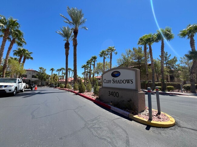 Building Photo - Cozy 2 Bedroom 2 Bathroom Condo in Gated C...