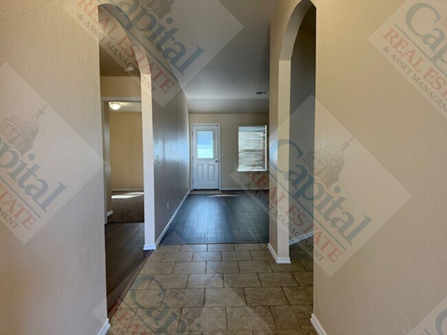 Building Photo - 9604 Ella Ln