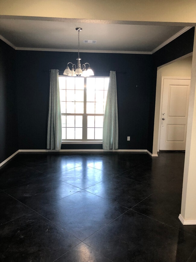 Building Photo - Located in HERITAGE HILLS !!! 2016 Built, ...
