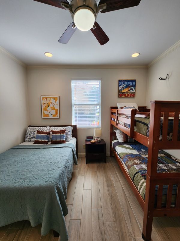 Building Photo - 206 W Red Snapper St