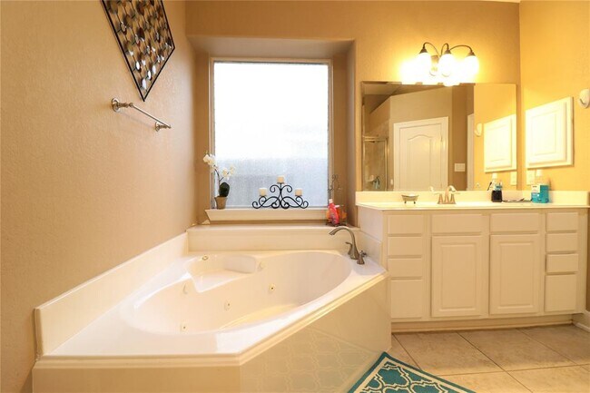 Building Photo - 6126 Emberwood Falls Dr