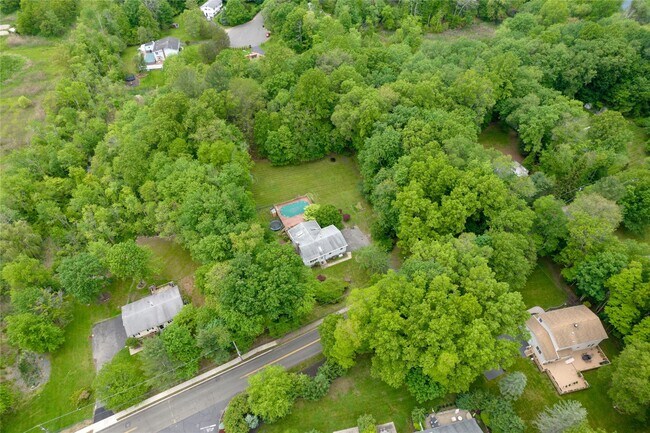 Primary Photo - 241 Summit Park Rd