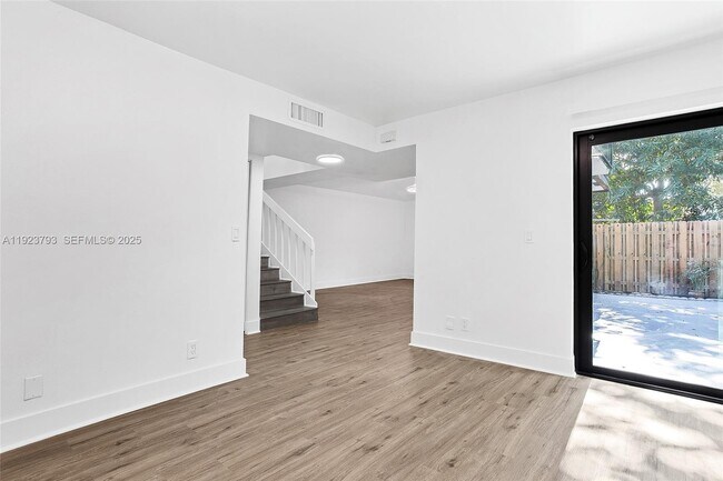 Building Photo - 4059 Palm Bay Cir