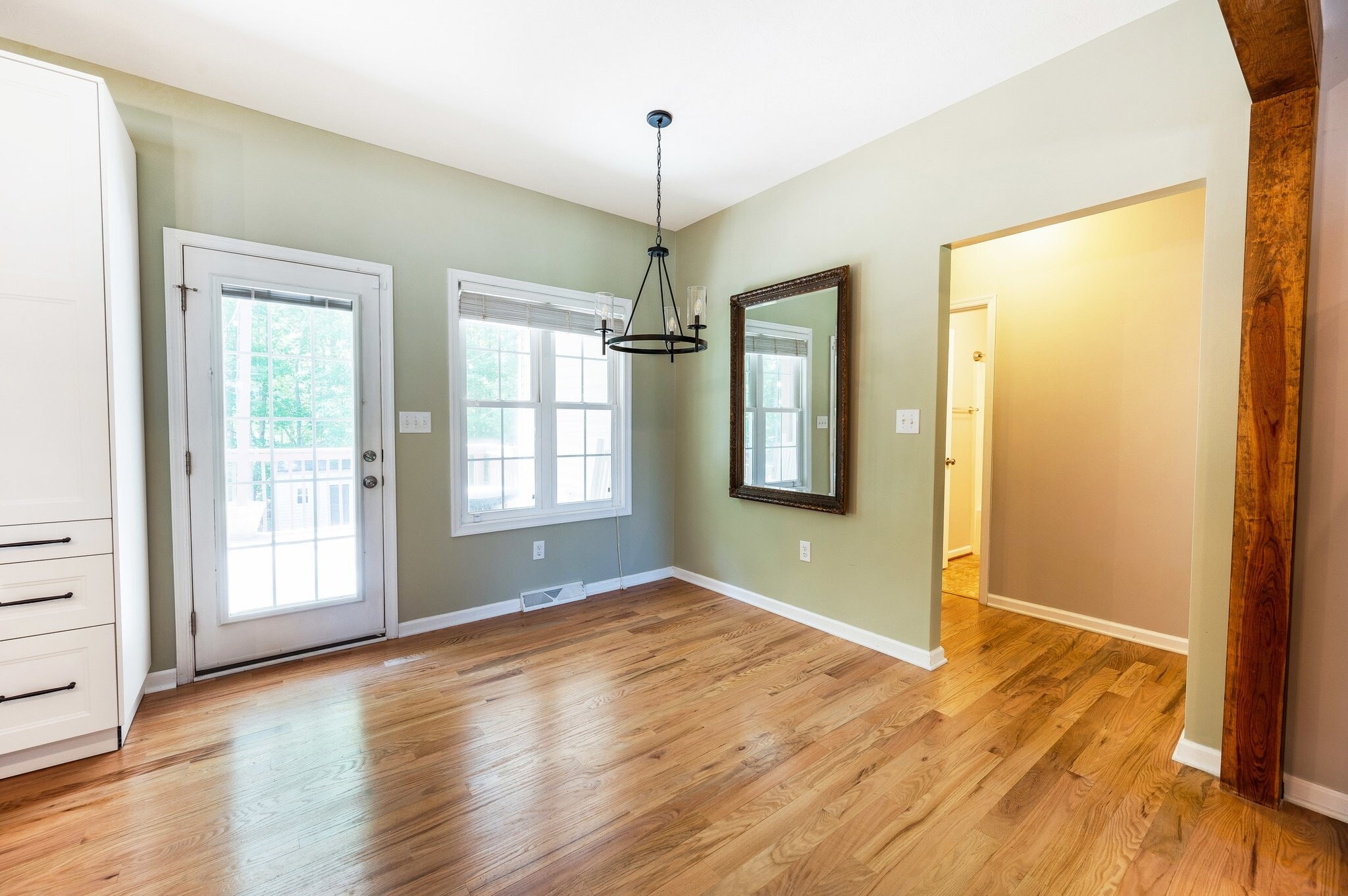 Building Photo - 883 Little Bear Ln