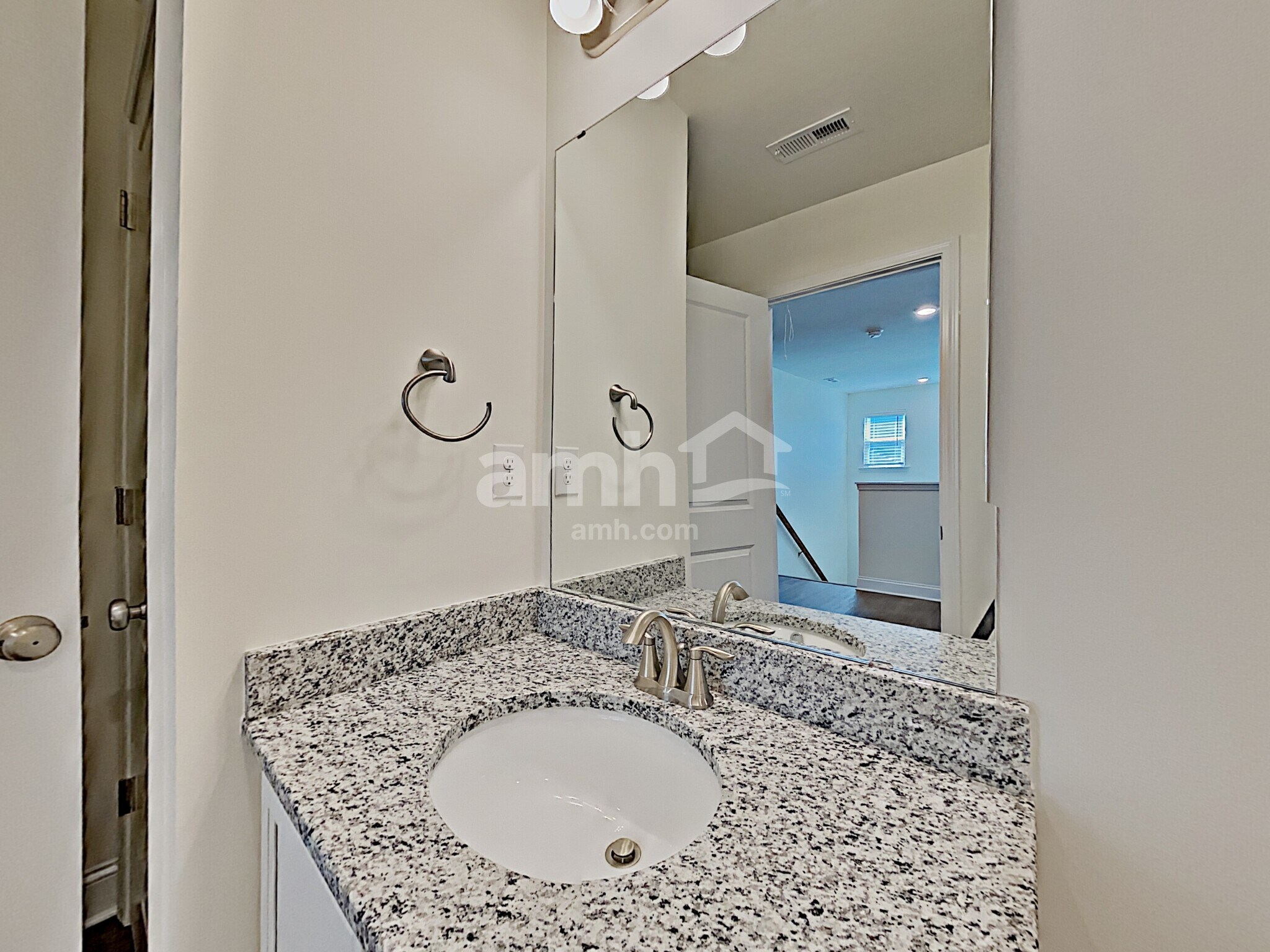 Building Photo - 118 White Ash Dr