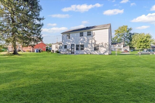 Building Photo - 114 Millbrook Dr